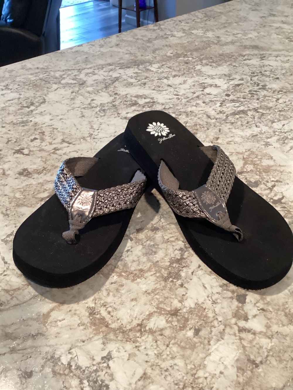 Yellow Box Flip Flop Sandals in Black with Metallic Straps 11M. New